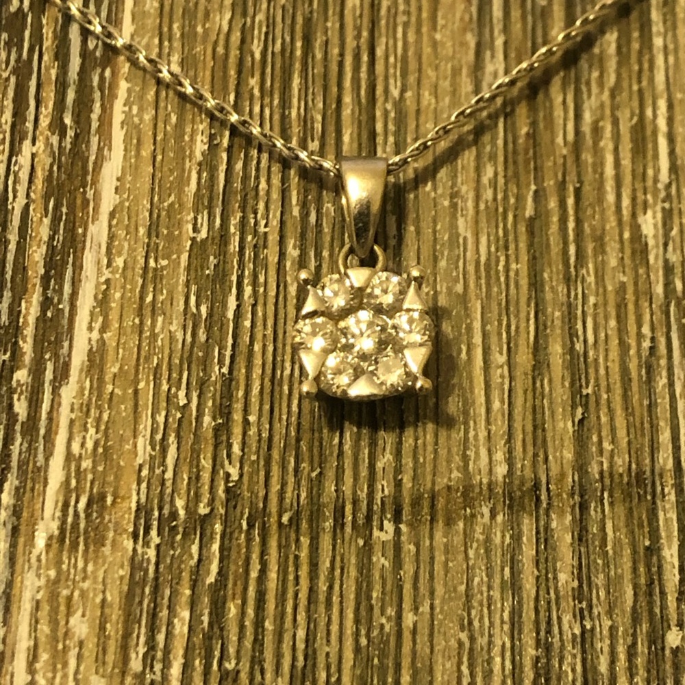 Cluster diamond necklace